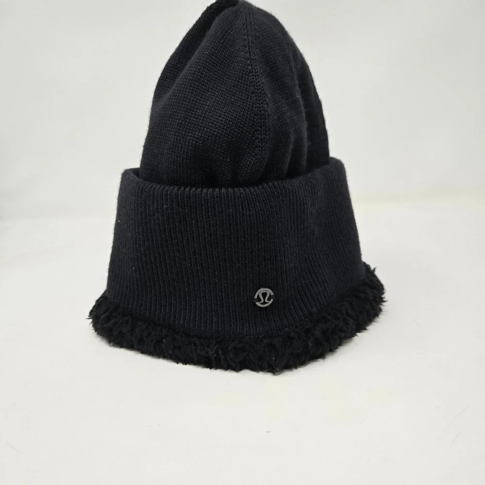 Lululemon Beanie Hat Black‎ Faux Fur Lined Merino Wool Cozy Winter Warm - Picture 4 of 6
